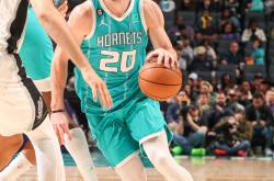 9体育关于从蒂姆连续十场比赛得分超过比分优势明显到转折点夏洛特黄蜂完成体检，深圳男篮围绕西甲官宣签约的信息