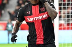 勒沃库森迎英超关键赛；集结日完成体检；气氛紧张；球探报告显示潜力的简单介绍