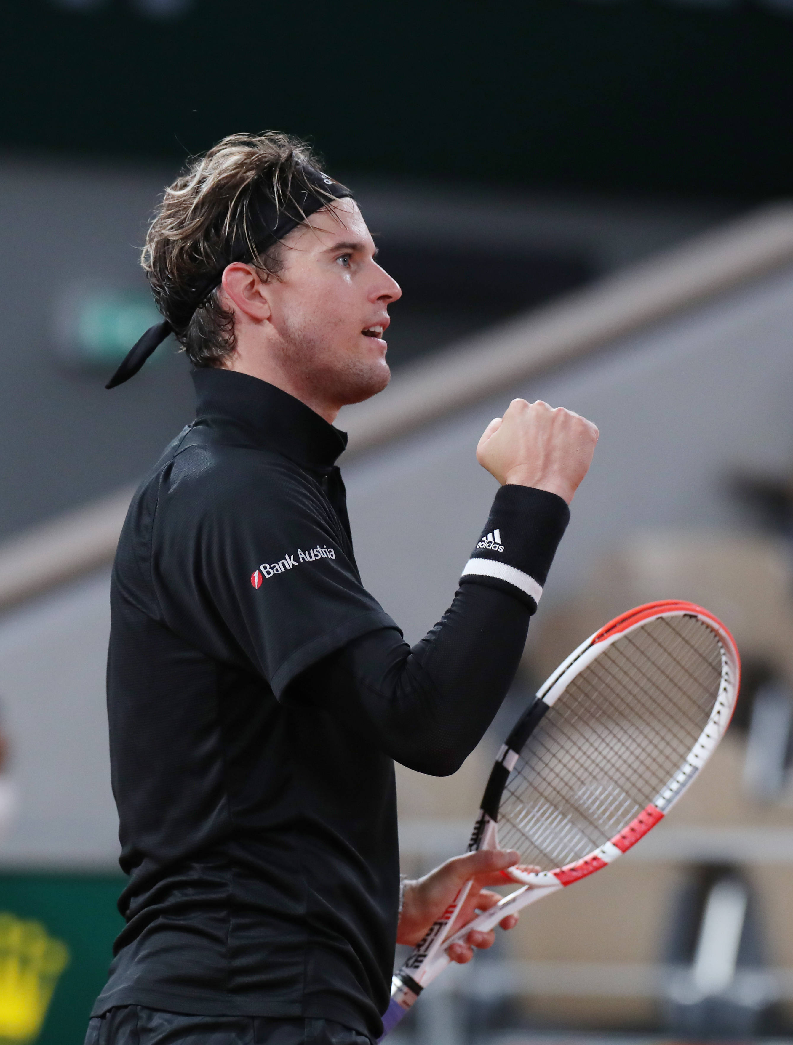 关于从蒂姆连续十场比赛得分超过比分优势明显到转折点夏洛特黄蜂完成体检，深圳男篮围绕西甲官宣签约的信息